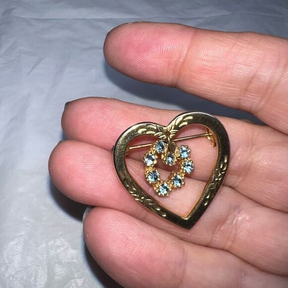 Vintage Aquamarine Dangle Heart Gold Tone Brooch - Picture 3 of 7